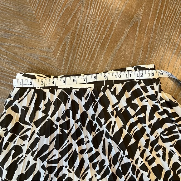 EUC ANTHROPOLOGIE MAEVE HILDI PLEATED MAXI SKIRT (X-Small P) - Picture 7 of 10